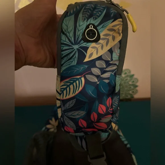 Waterproof Sling Travel Bag - Picture 8 of 9